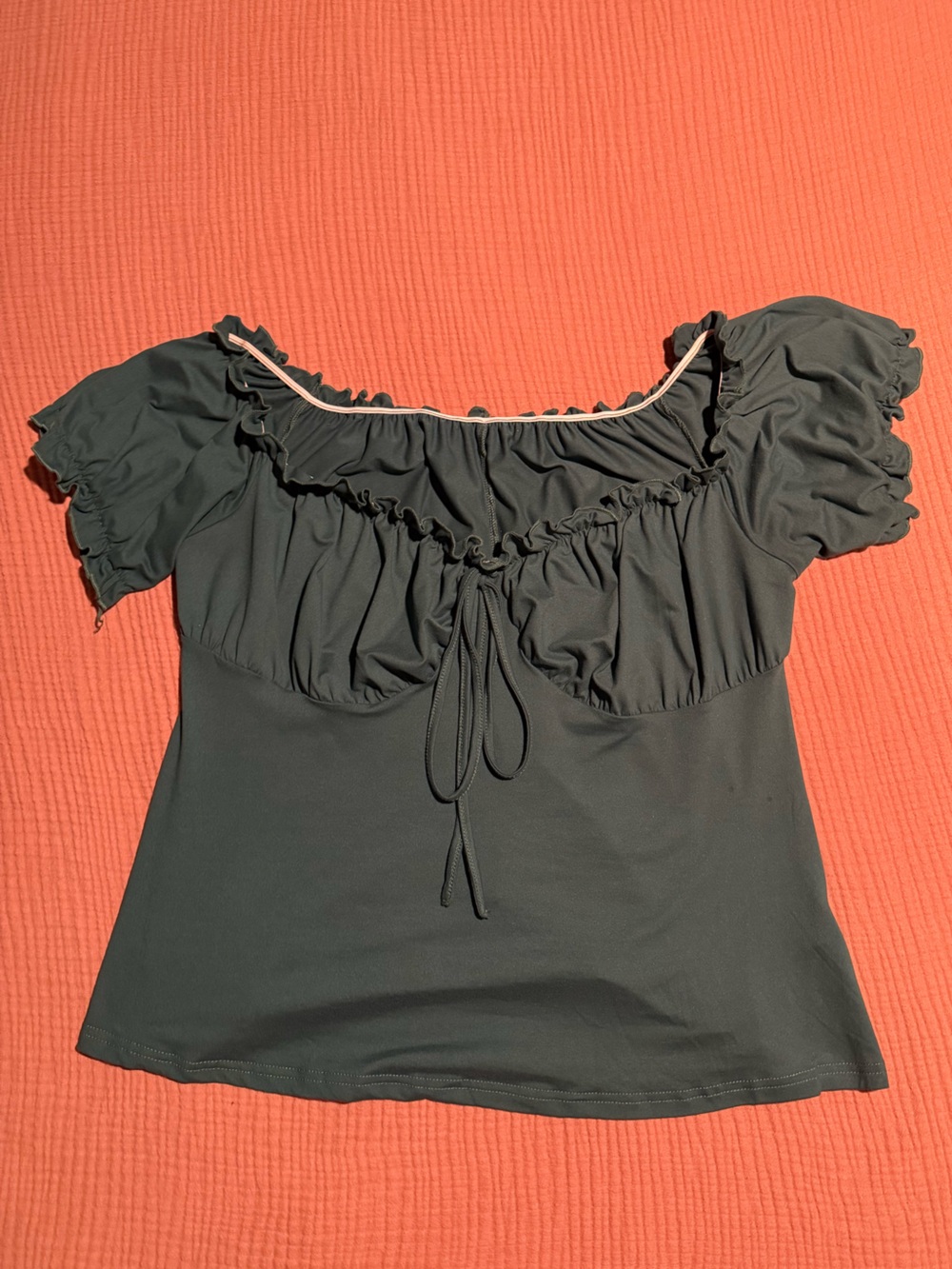 Off-Shoulder Ruffle Curve Top — Green - Picture 3 of 3
